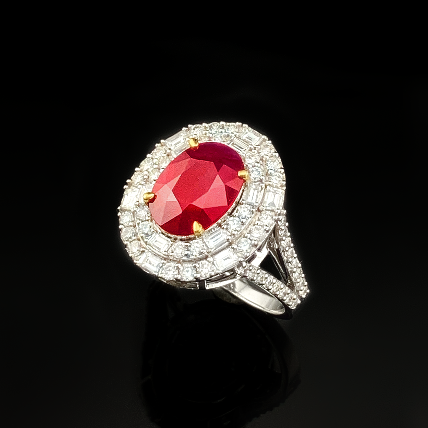 Burmese Ruby & Diamonds Ring