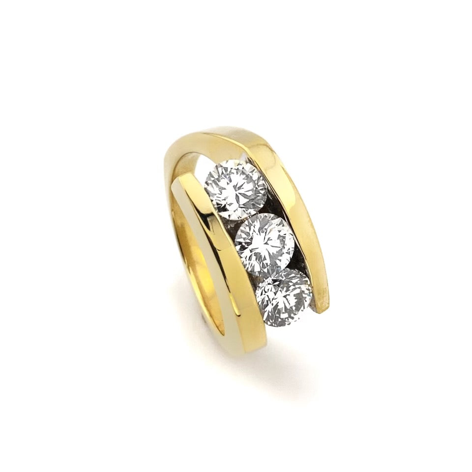 Three Diamonds Ring – alletere.com