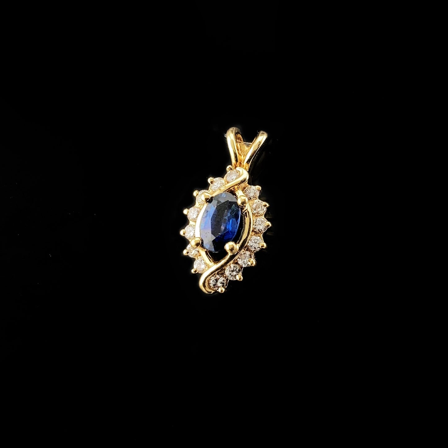 Sapphire Gold Pendant