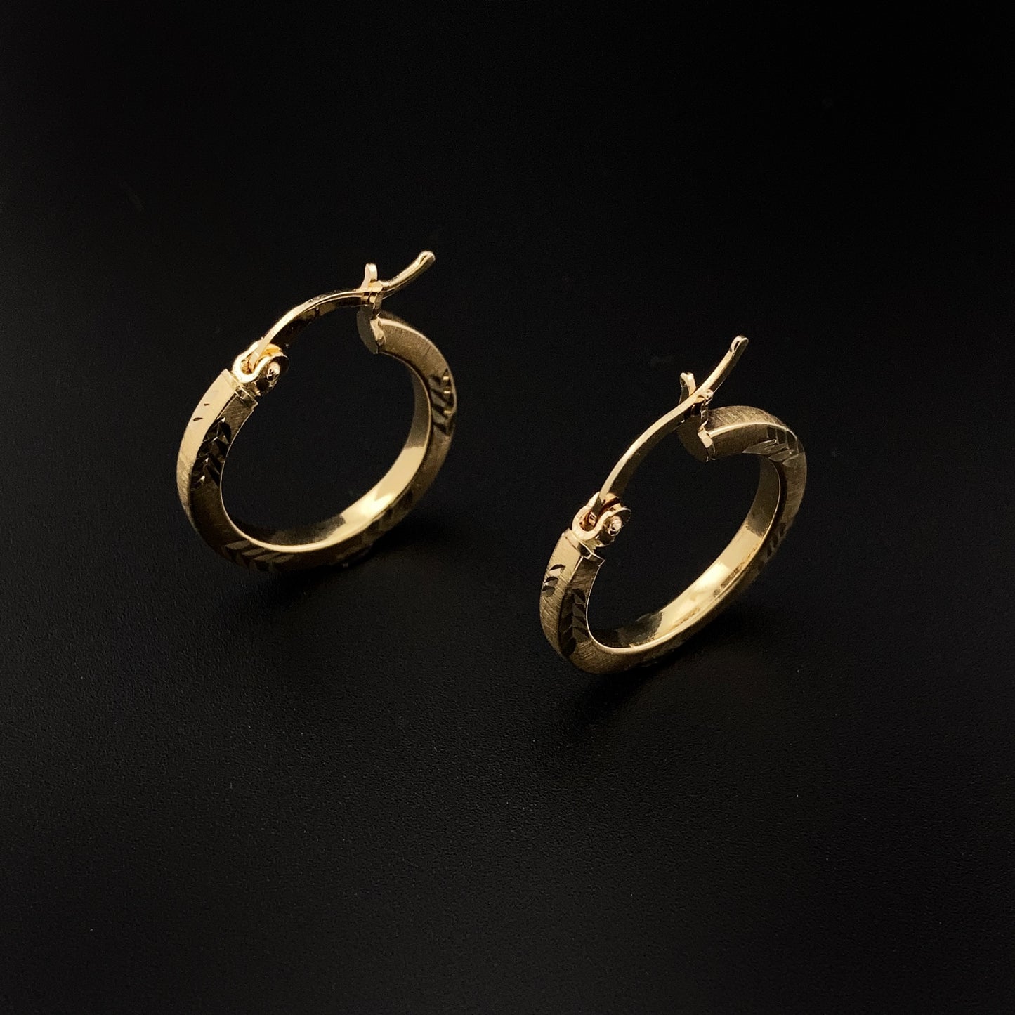 Italian 14k Gold hoop Earrings